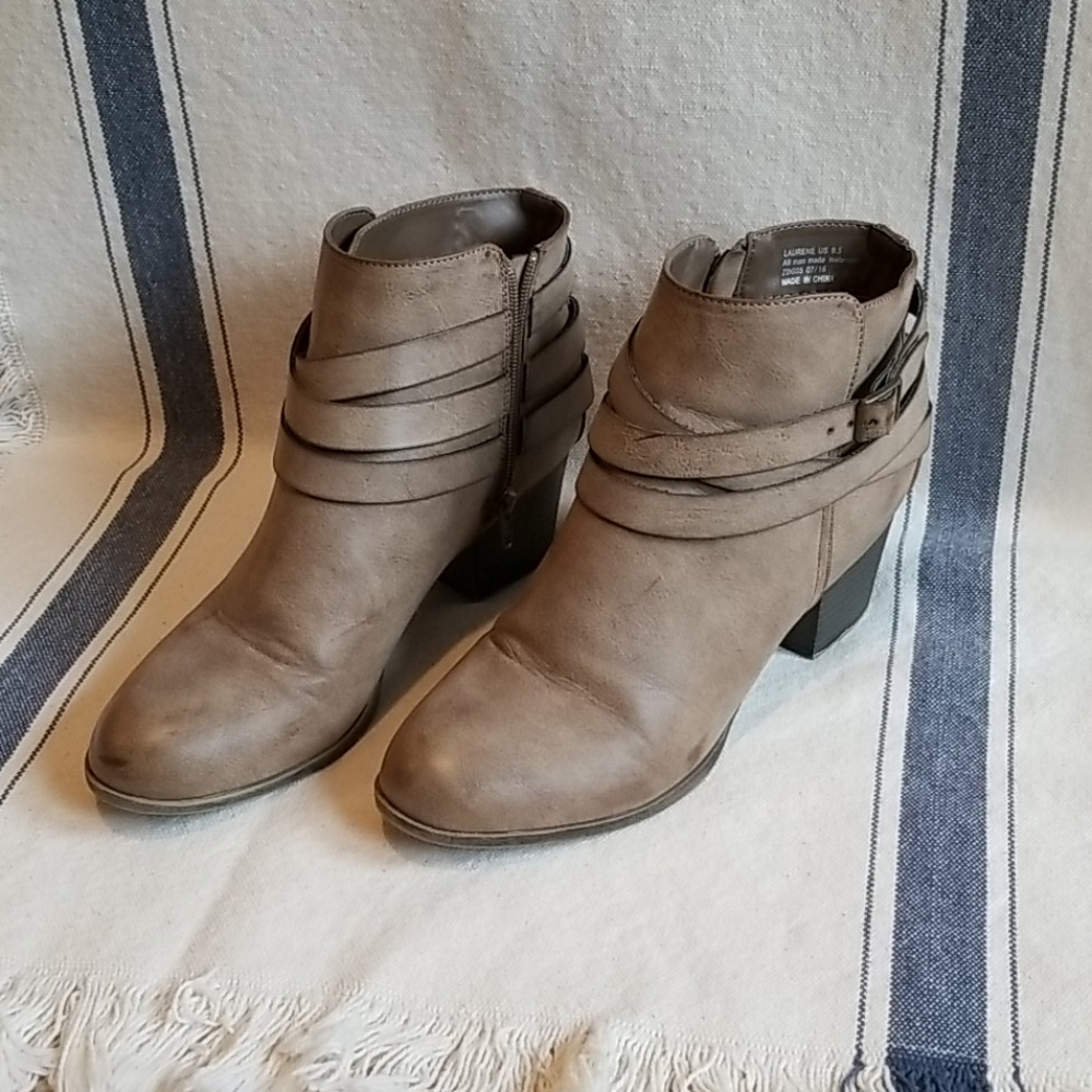 Cute short boots
